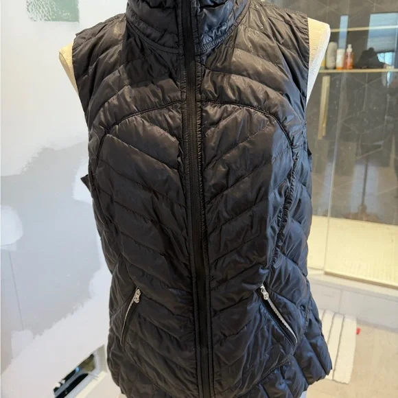 Lululemon Ride On Quilted vest - Picture 3 of 10